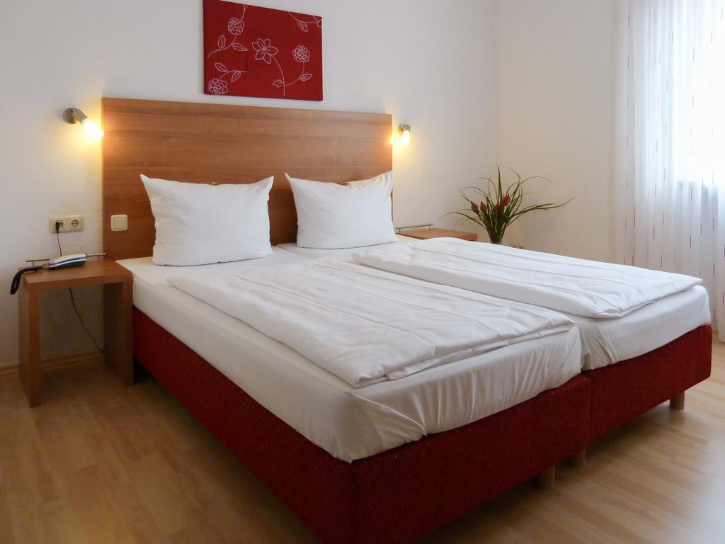 City Hotel Waldkraiburg Bagian luar foto